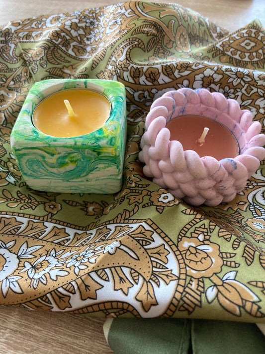 Lot 2 supports BOUGIES • Un seul exemplaire